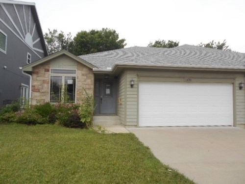 1109 SW Red Oaks Court