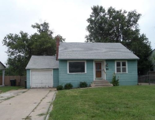 1904 Bond Cir