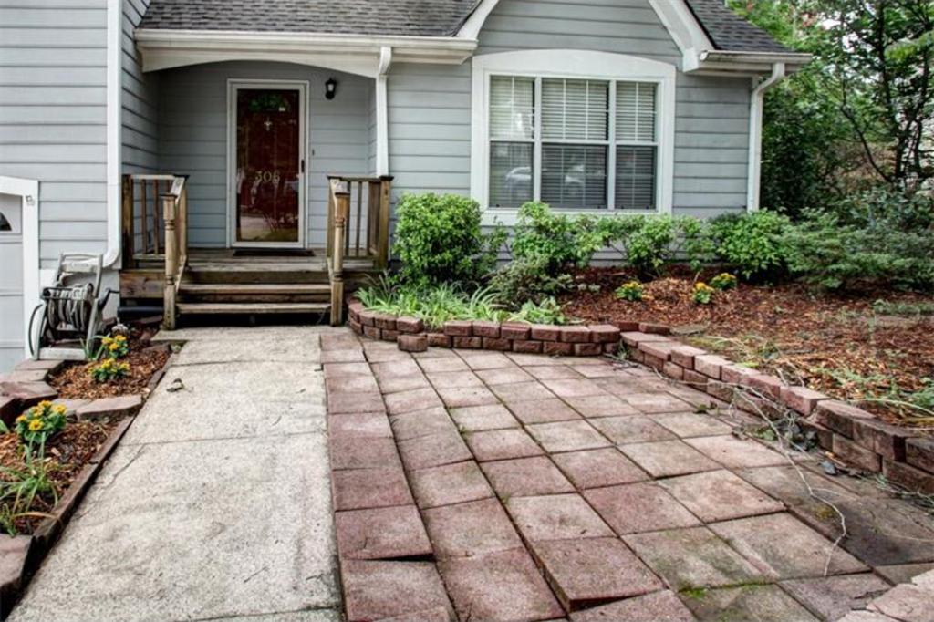 306 Rose Creek Way