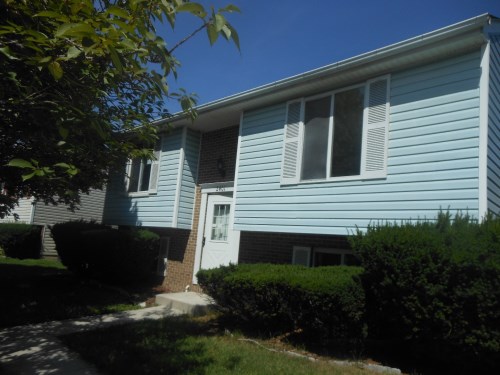 2401 Lawnwood Cir
