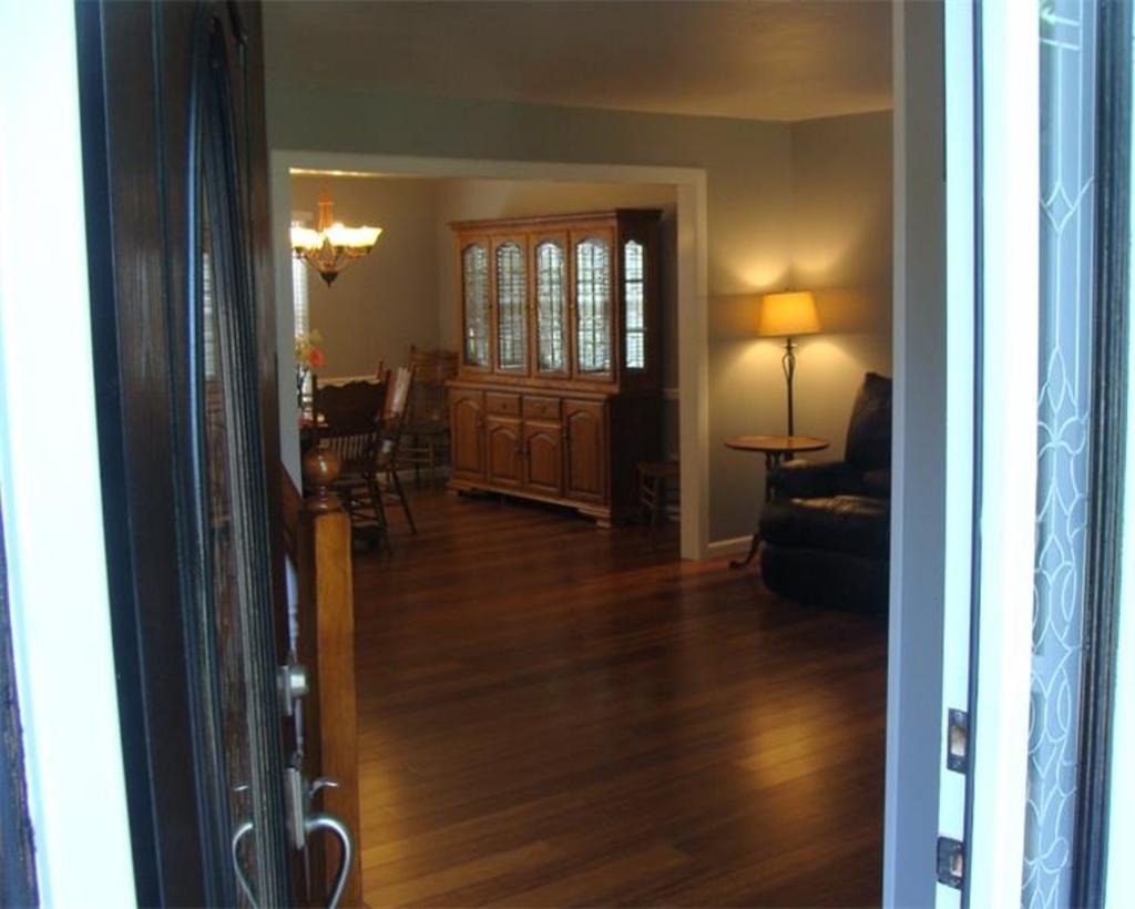 484 Lake Swan Court