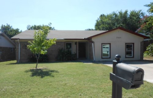 7525 Meadowbrook Dr