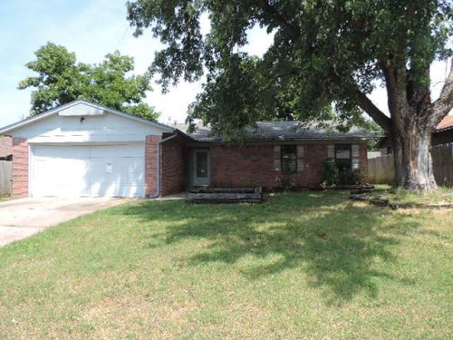 4907 Redbud Dr