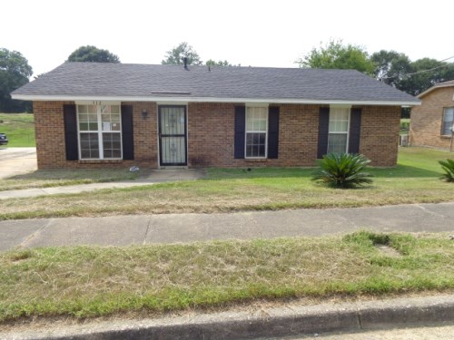 912 Alma Dr