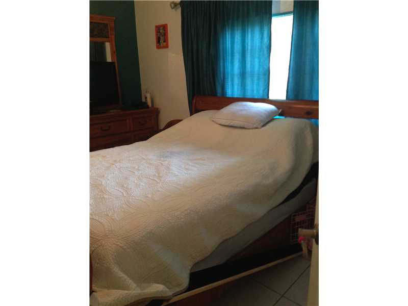 10951 SW 58 CT