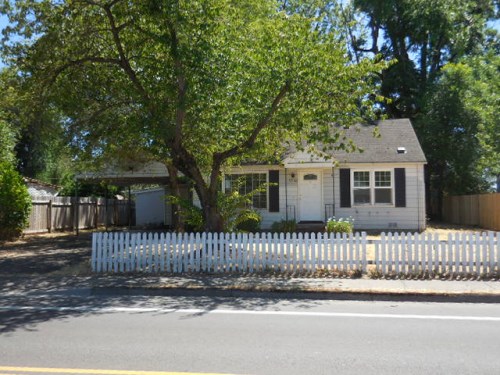 3260 Royal Avenue
