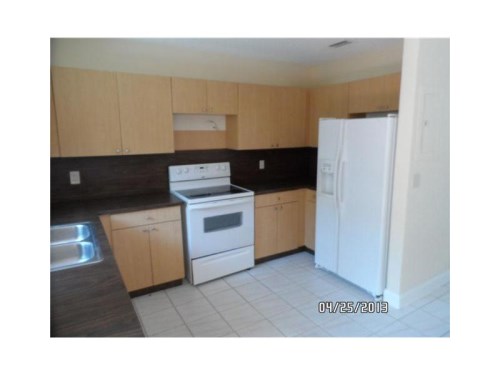 2050 NE 140 ST # 7