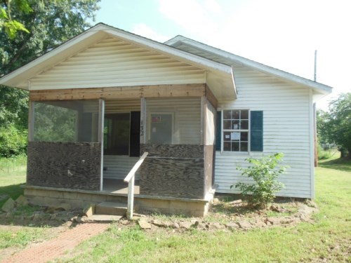 132 E Jackson Ave S