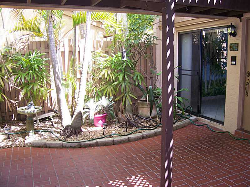 10904 SW 112 AV # -