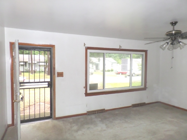 942 Kingsway Rd