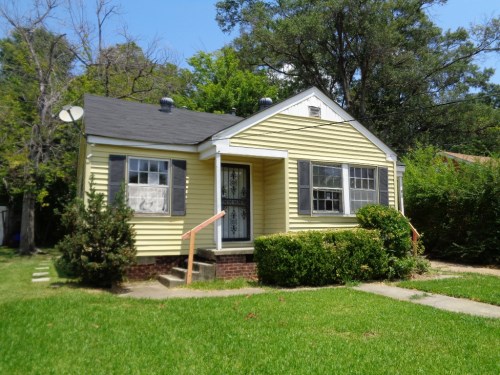 352 Idlewild St