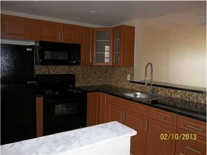 500 NE 12 AV # 704