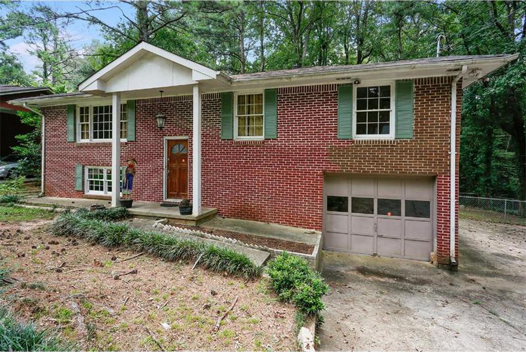 3259 Moss Oak Drive