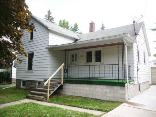 202 S Elm St