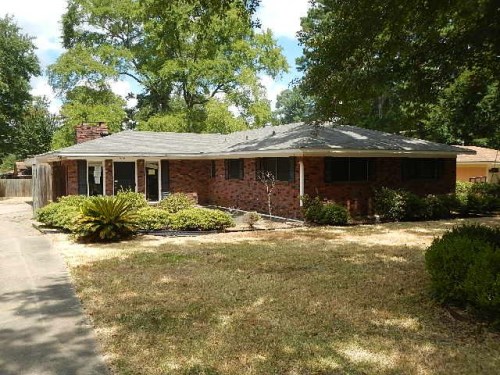 1016 Belhaven Ave