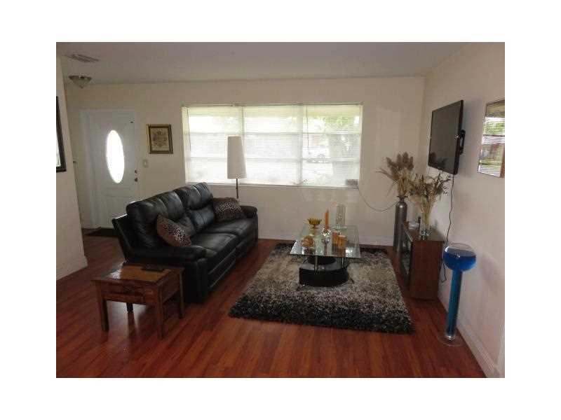 7830 NW 11 CT