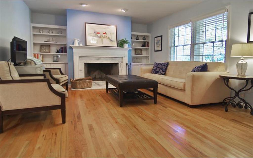 4079 Commodore Drive
