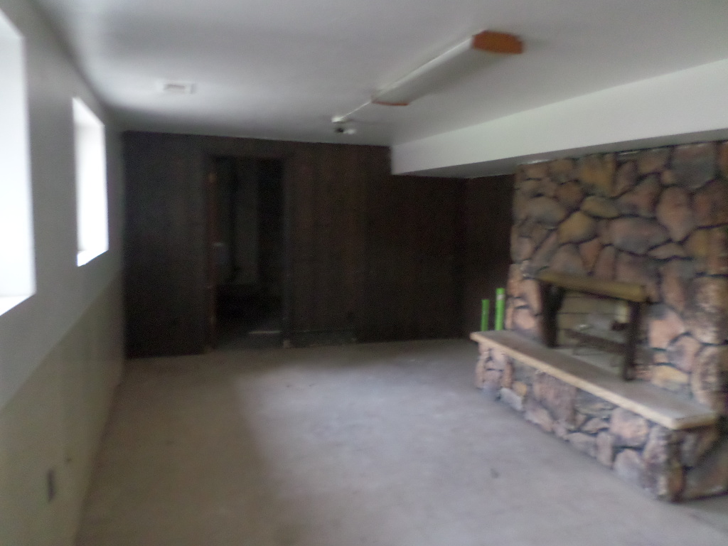 24901 Panama Ave