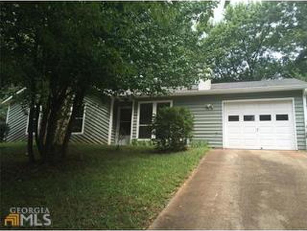 3884 Wood Path Drive