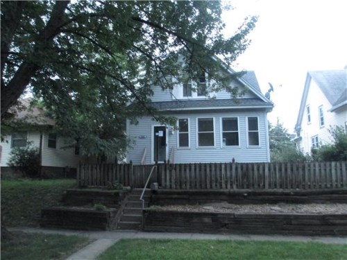 2707 Iowa St