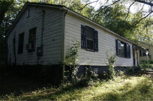 689 Scott Circle