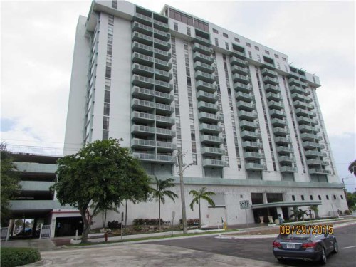 13499 BISCAYNE BL # 1008