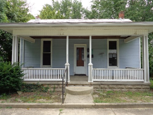 327 E Monfort St
