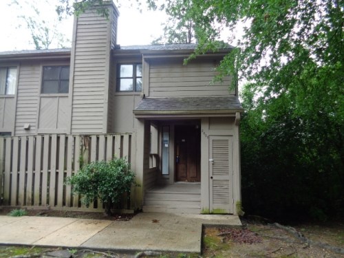 2401 Falcon Pl