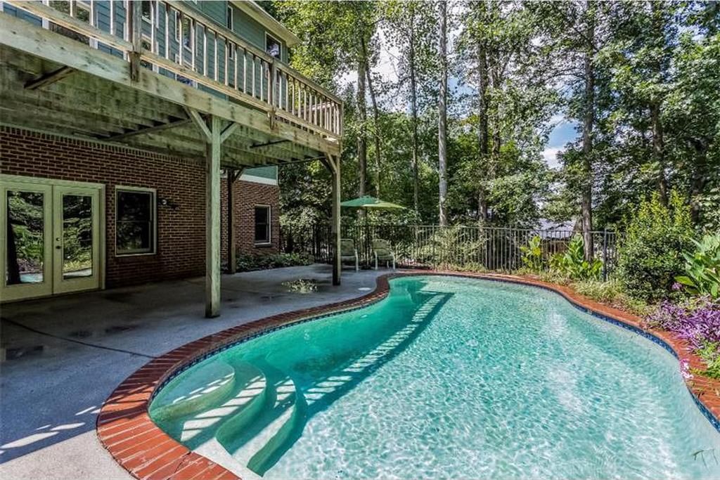 565 Stonebrook Farms Drive