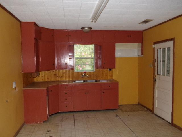 2048 Snider Ave