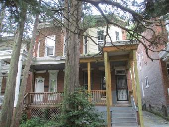 2125 Lyndhurst Ave