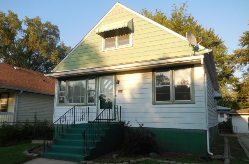 15033 Hamlin Ave