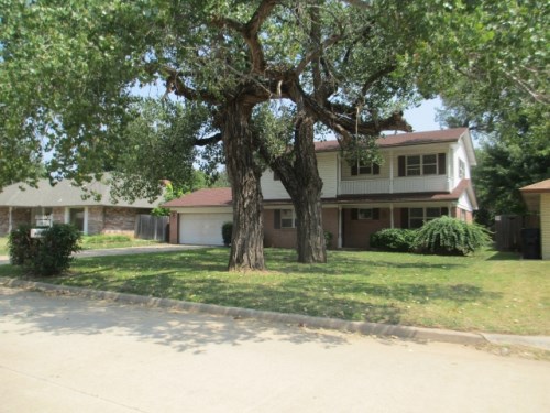 1412 Woodland Way