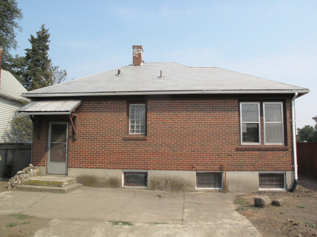 1124 E Bridgeport Avenue