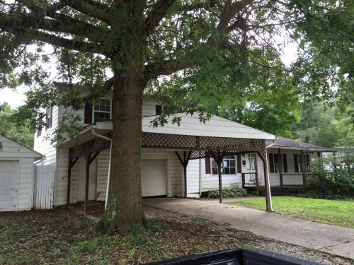196 Monterey Dr