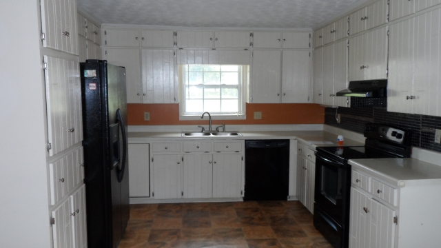 1313 Meadowood Ln