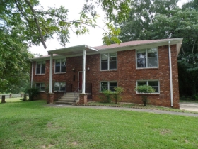 2421 Leigh Dr