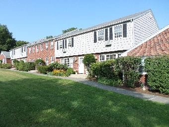 68 Old Farms Ln