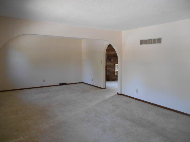 306 Lawson Dr