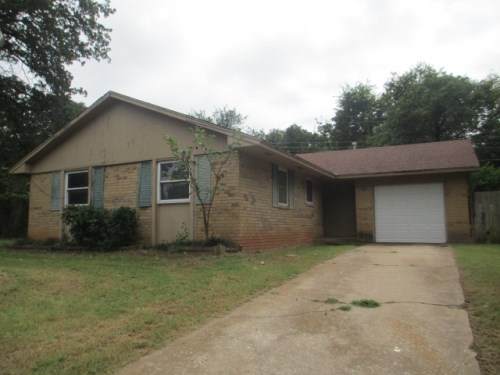 2912 Gwendolyn Ln