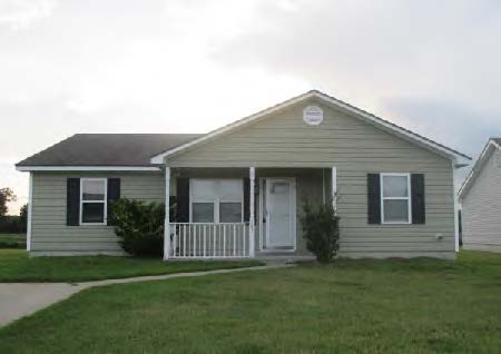 305 Kristin St