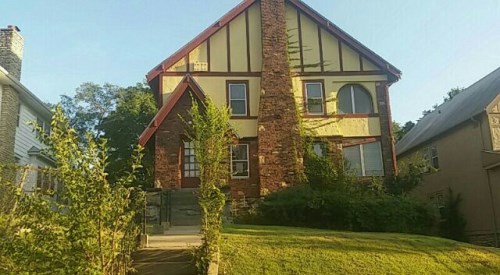 1515 E 50th Ter