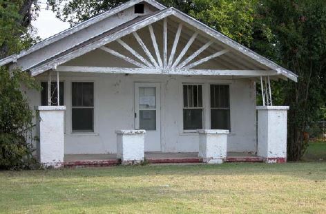 908 Southwest G Ave