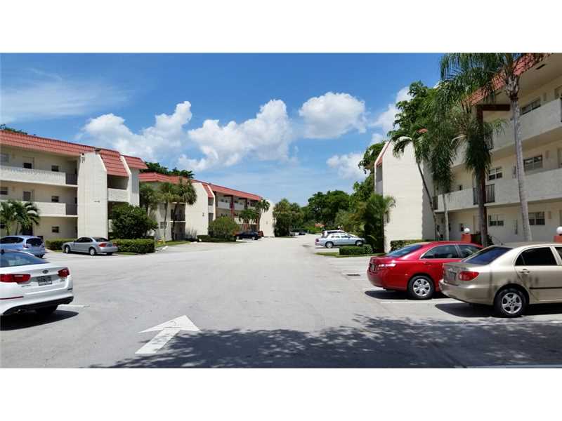 691 S HOLLYBROOK DR # 208