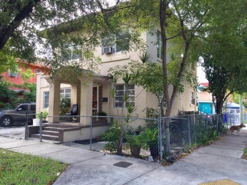 876 SW 2 ST