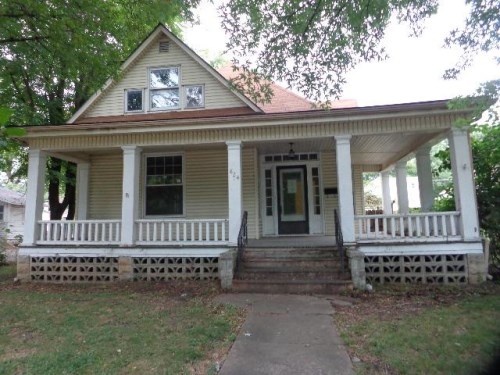 824 W Broadway Blvd