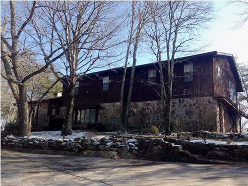 44 RAVEN ROCK RD