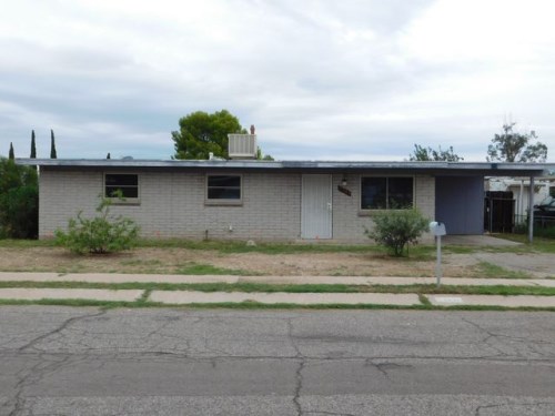 7701 E Victoria Dr