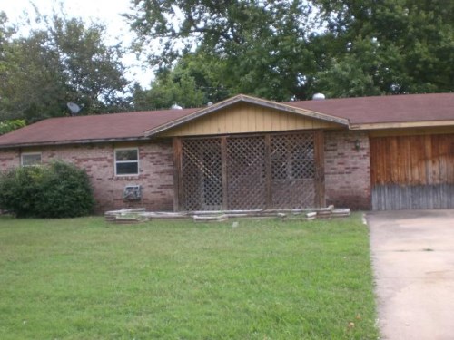 811 Gail St