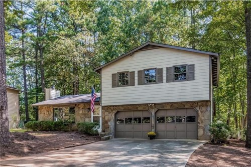 6849 Lakeview Lane